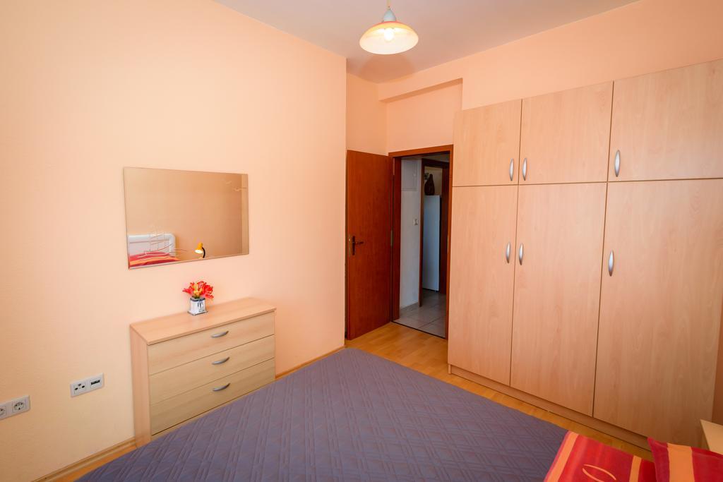 Apartments Galeb Blace Buitenkant foto