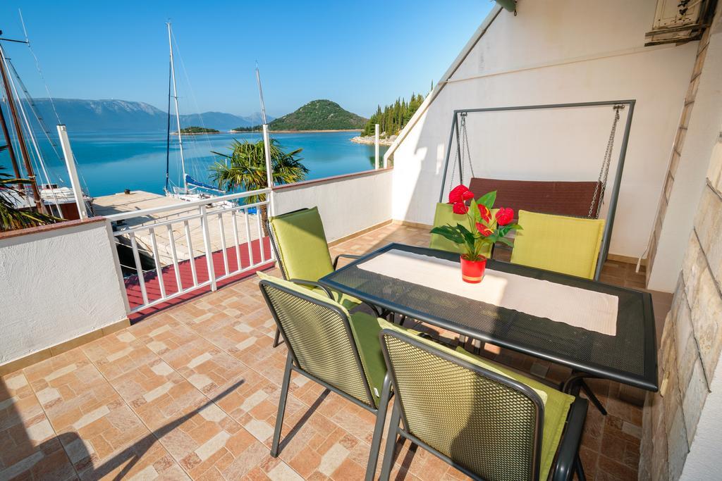 Apartments Galeb Blace Buitenkant foto