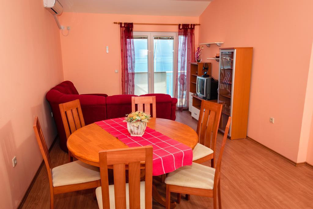Apartments Galeb Blace Buitenkant foto