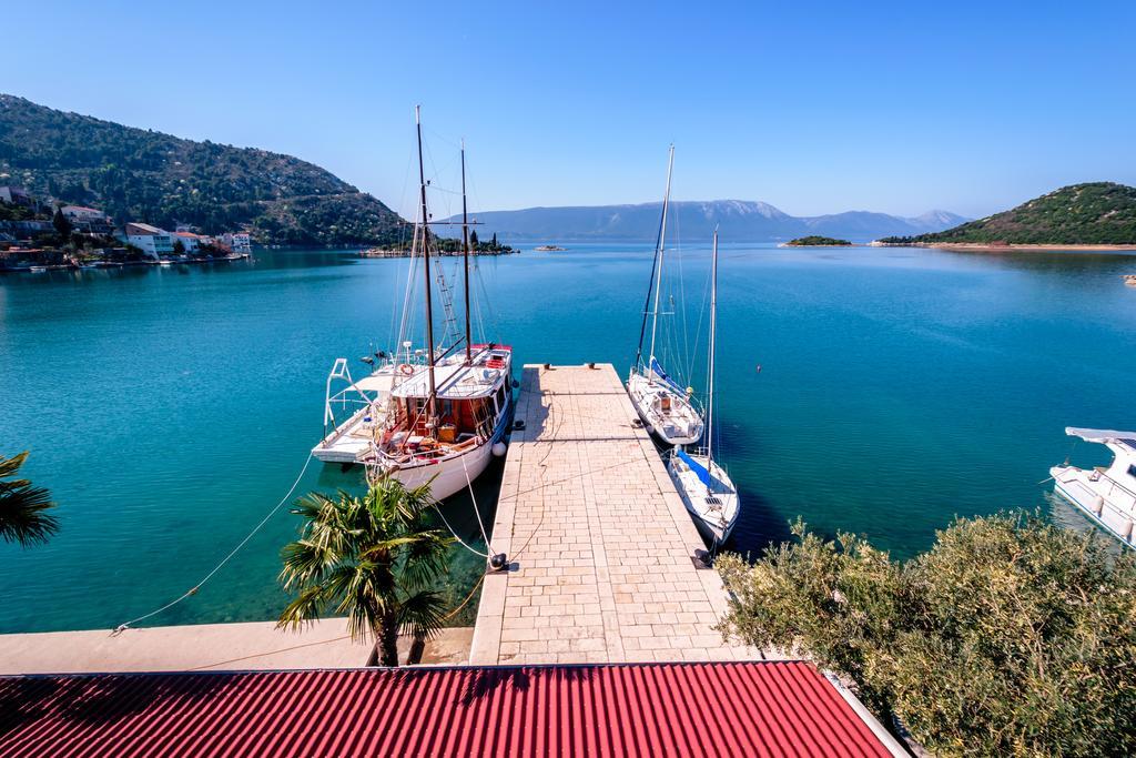 Apartments Galeb Blace Buitenkant foto