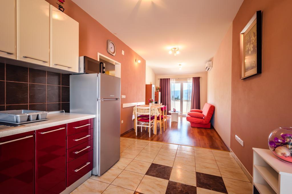 Apartments Galeb Blace Buitenkant foto