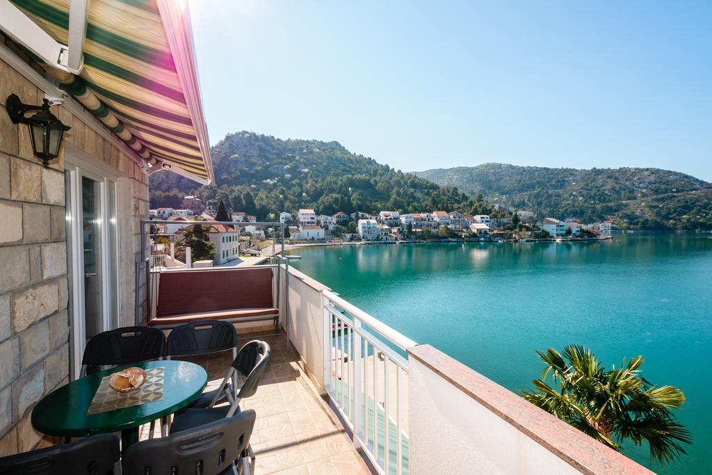 Apartments Galeb Blace Buitenkant foto